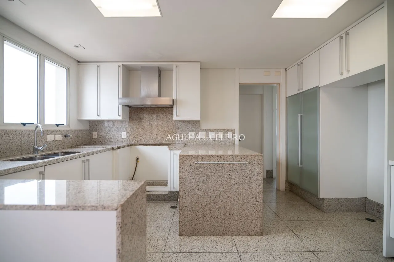 Amplo e sofisticado apartamento com planta inteligente e versátil. – 19330