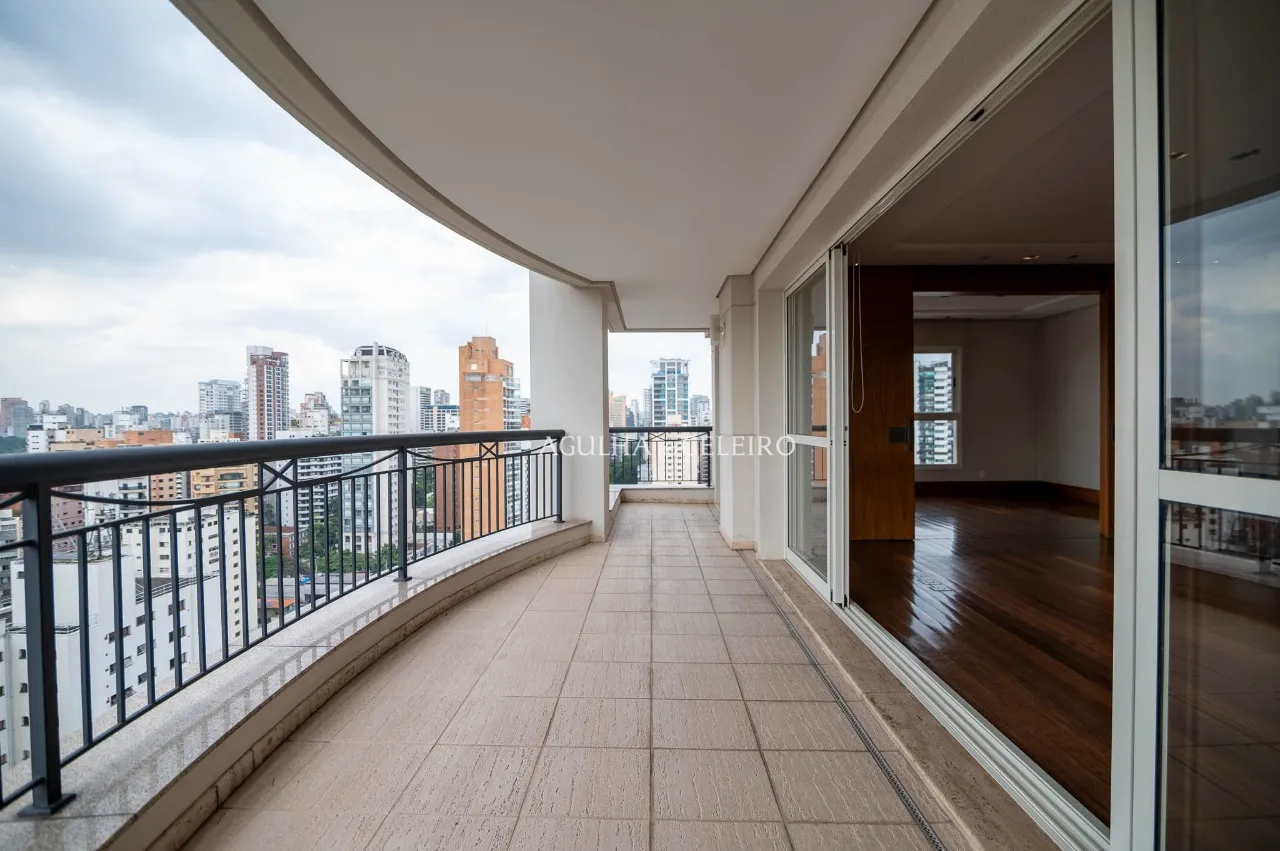 Amplo e sofisticado apartamento com planta inteligente e versátil. – 19330