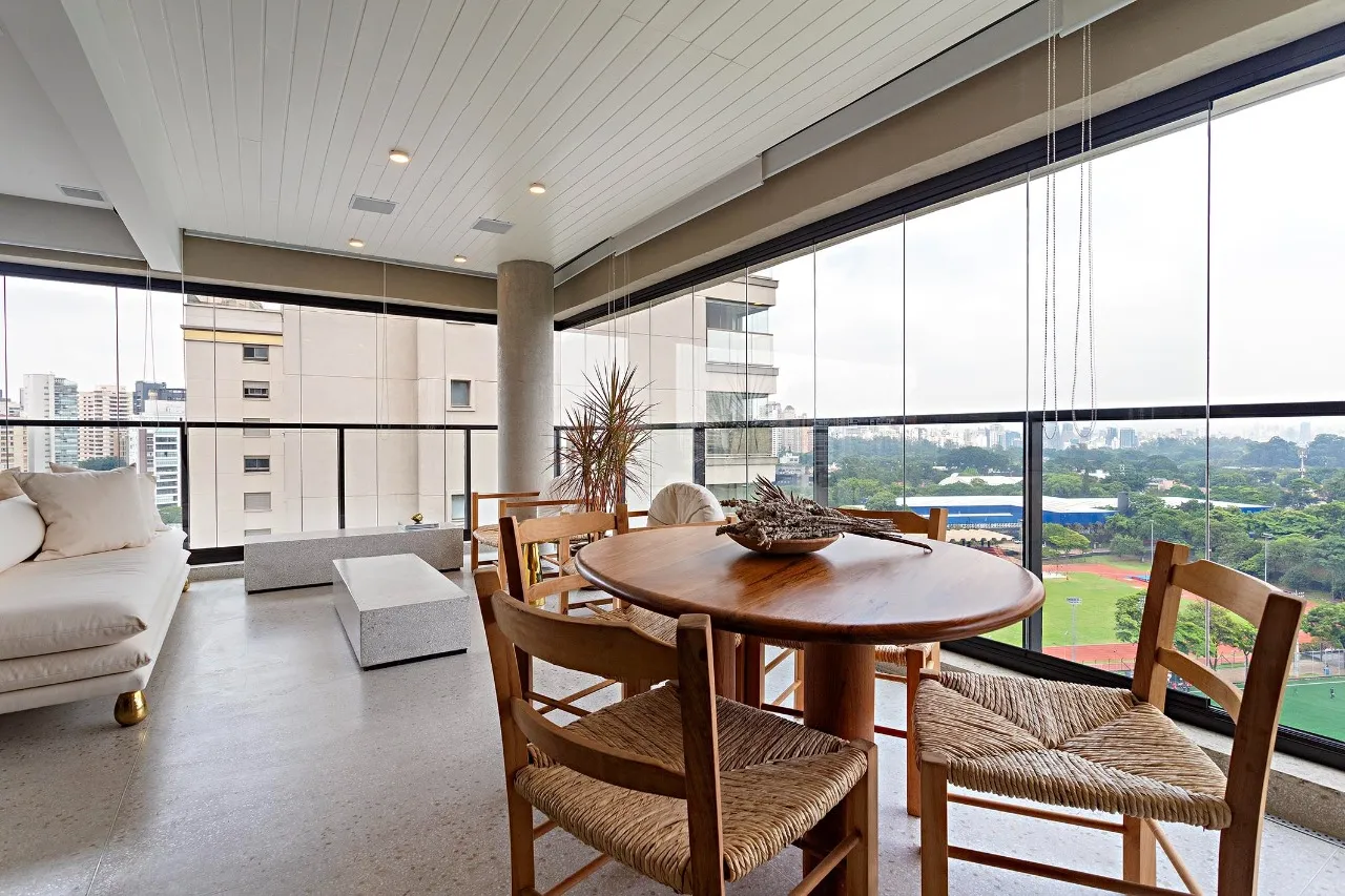 Apartamento sofisticado com varanda gourmet e porteira fechada próximo ao Parque Ibirapuera – 19612