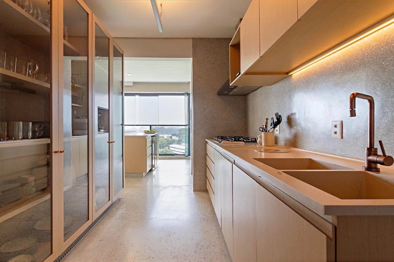 Apartamento sofisticado com varanda gourmet e porteira fechada próximo ao Parque Ibirapuera – 19612