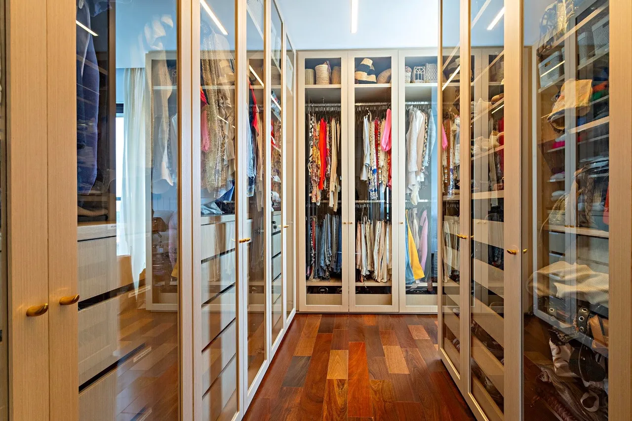 Apartamento sofisticado com varanda gourmet e porteira fechada próximo ao Parque Ibirapuera – 19612