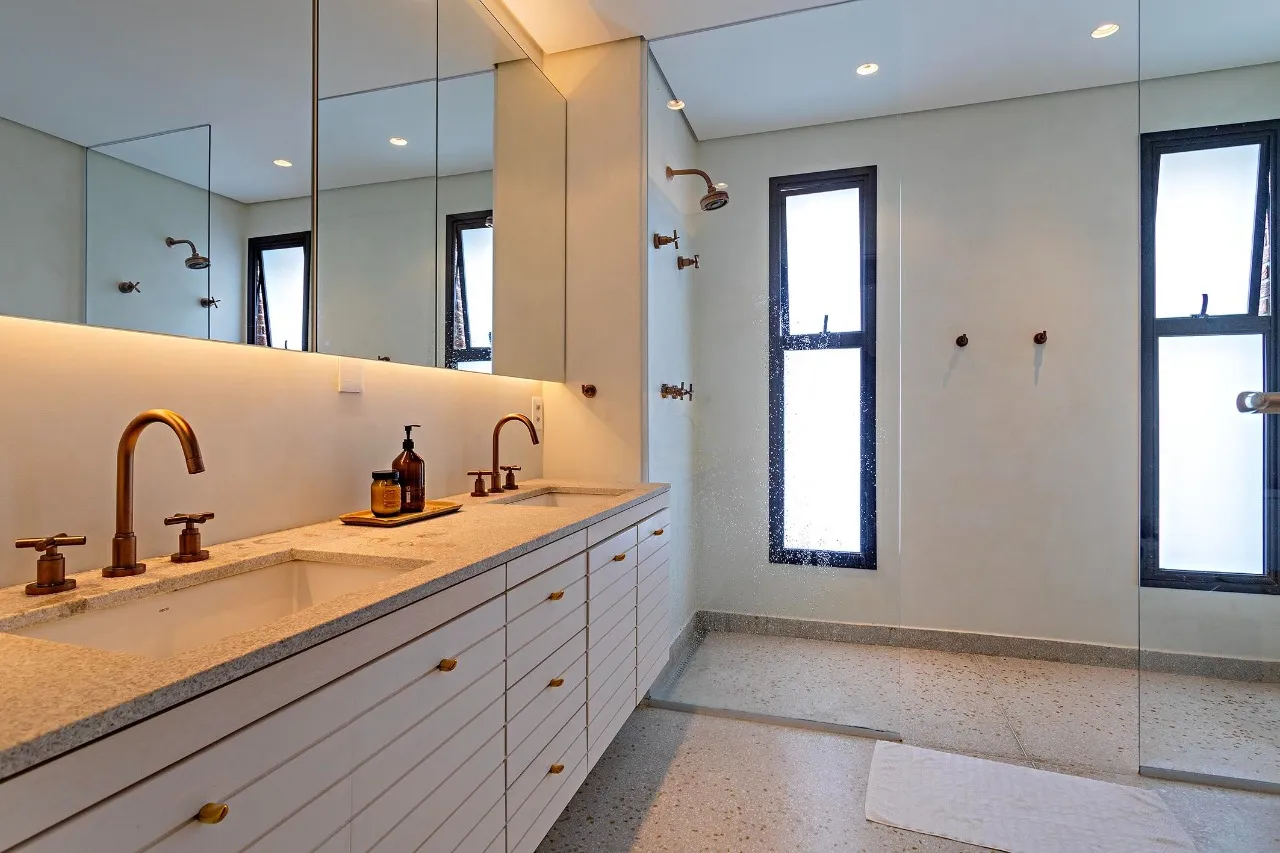 Apartamento sofisticado com varanda gourmet e porteira fechada próximo ao Parque Ibirapuera – 19612