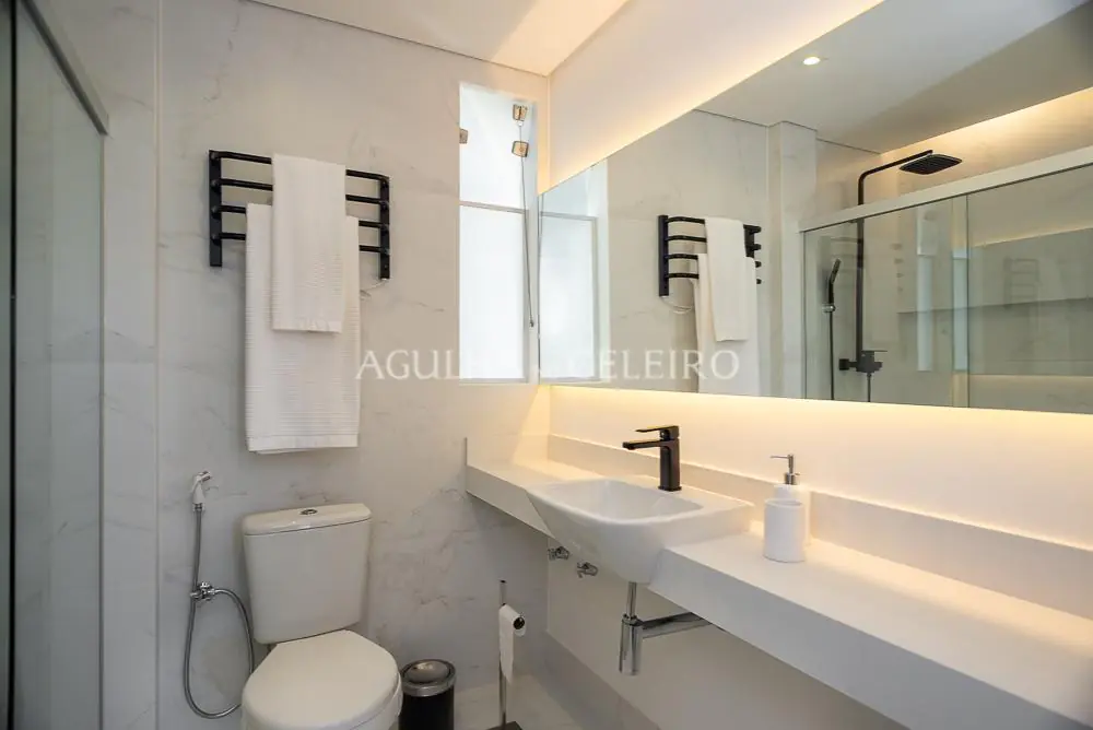 Apartamento reformado no Jardim América. – AP3924