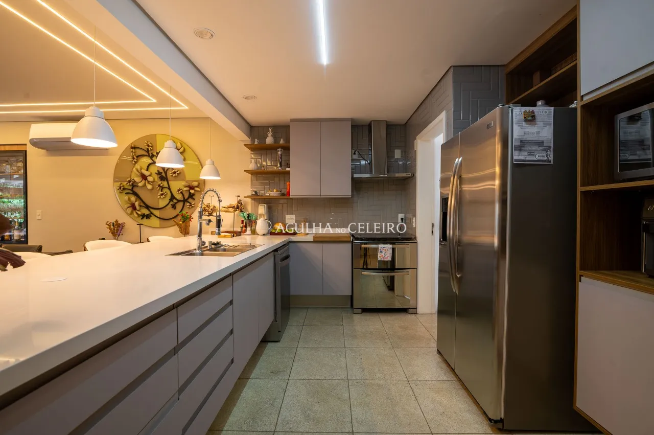 Casa Reformada em Condomínio Diferenciado em Moema – CA1208