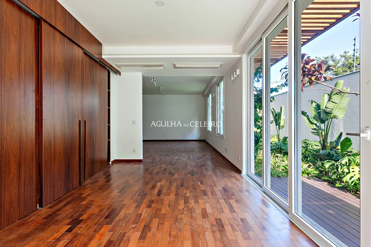 casa-novinha-em-folha-e-com-muita-luz-natural-no-alto-de-pinheiros-19468-5