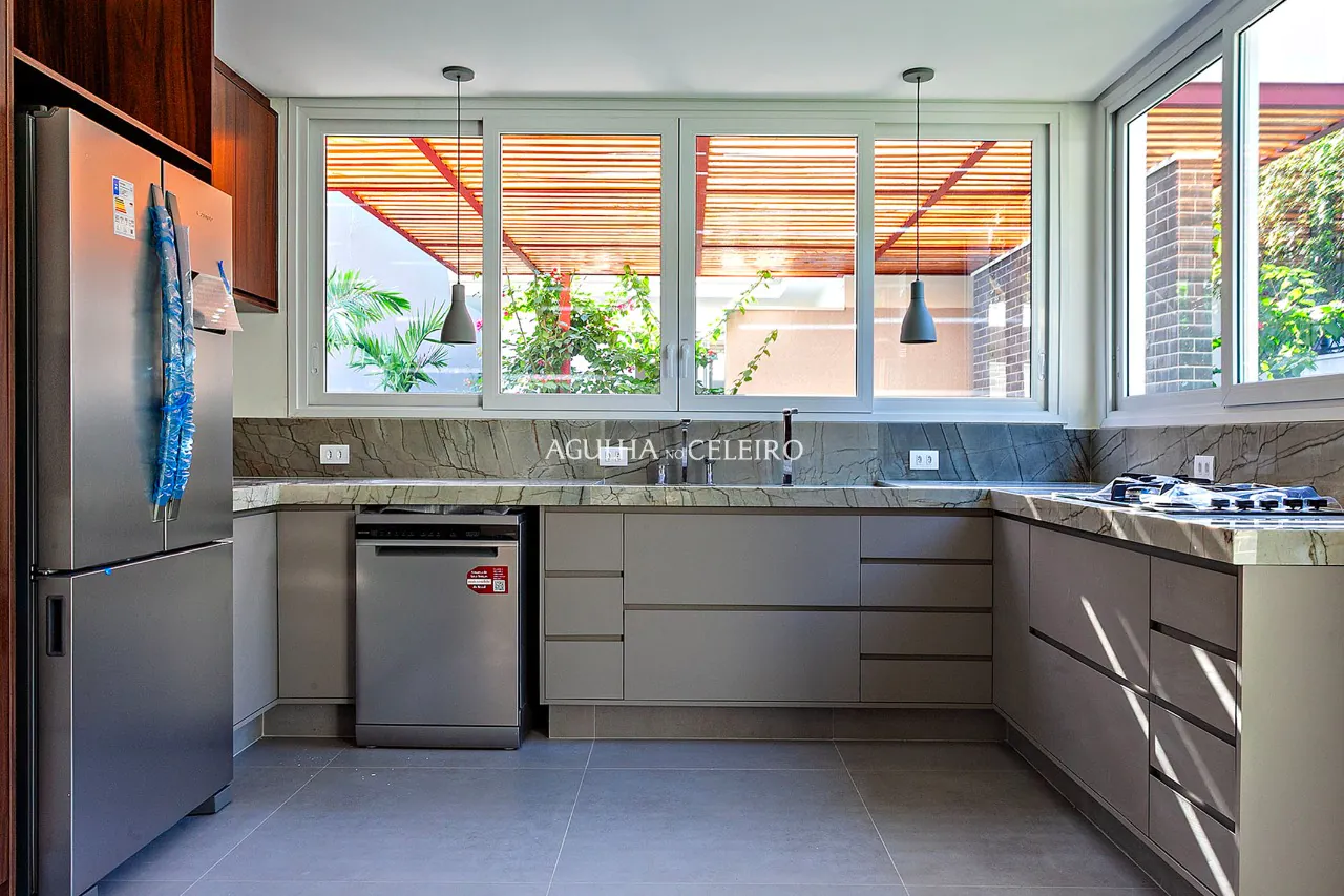 casa-novinha-em-folha-e-com-muita-luz-natural-no-alto-de-pinheiros-19468-7