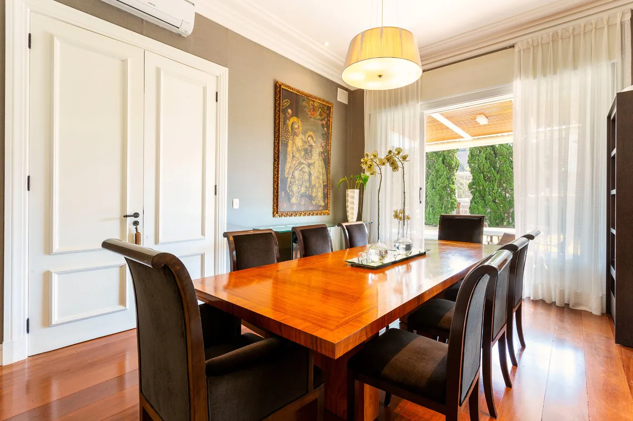 Casa com projeto assinado por Bi Crisóstomo. – 11958