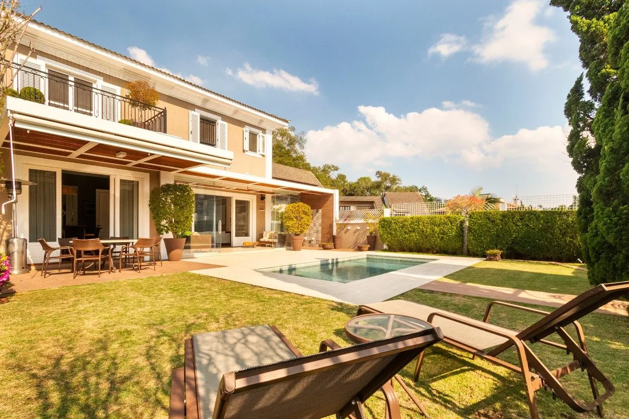 Casa com projeto assinado por Bi Crisóstomo. – 11958