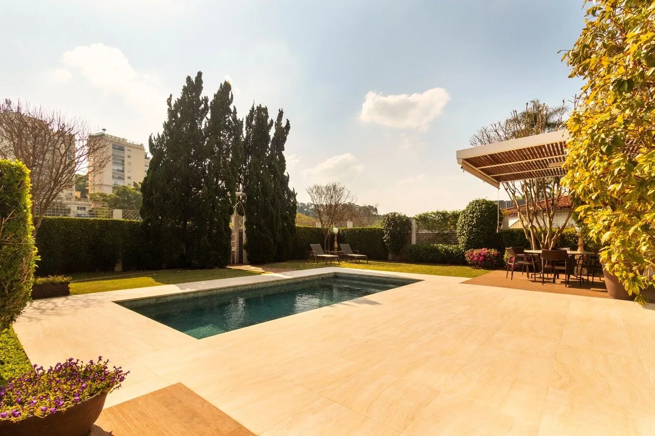 Casa com projeto assinado por Bi Crisóstomo. – 11958