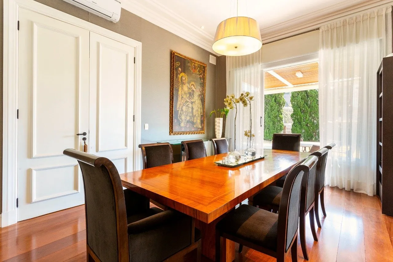 Casa com projeto assinado por Bi Crisóstomo. – 11958