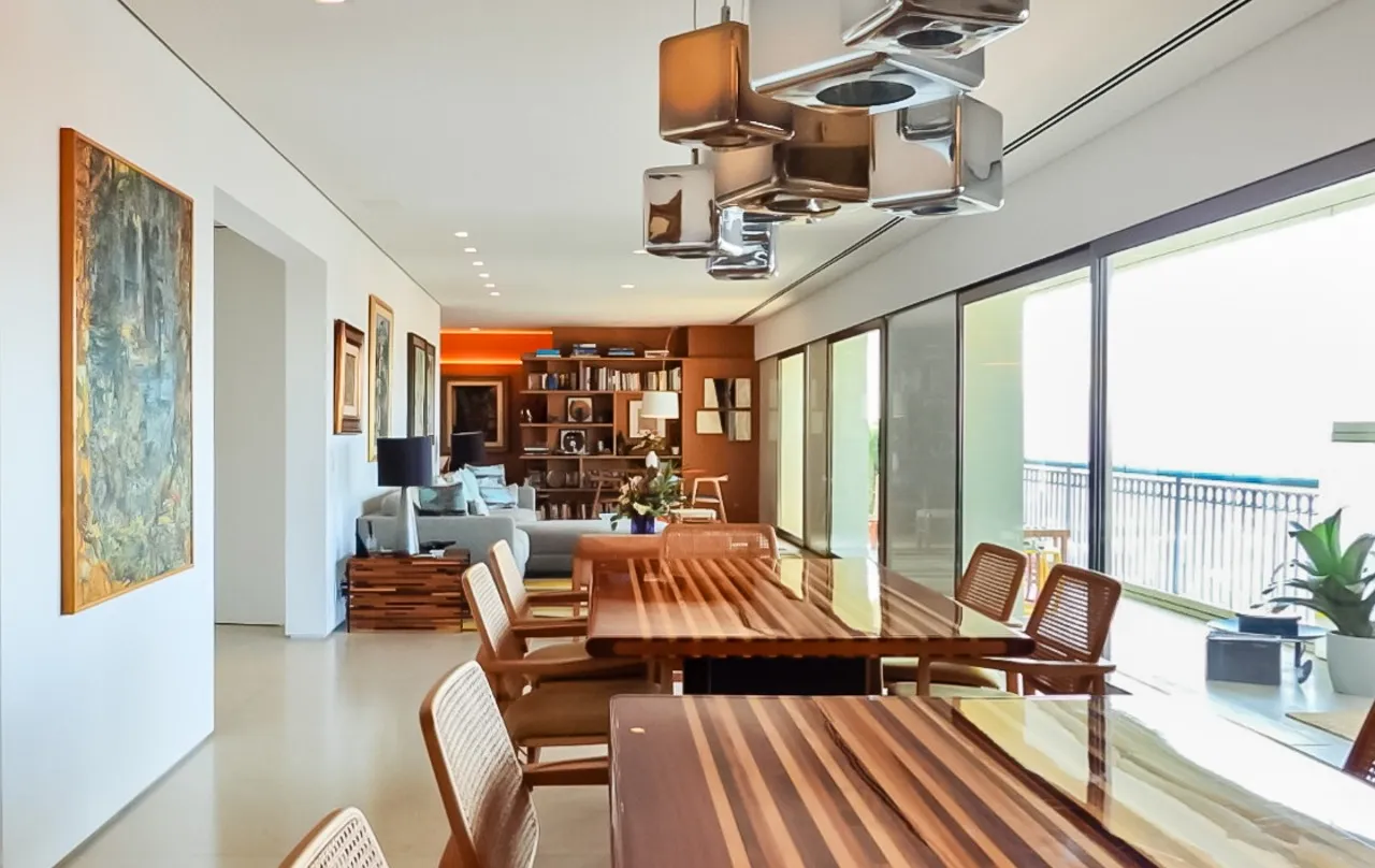 Cobertura com projeto maravilhoso e uma vista encantadora, para se viver bem no melhor do Itaim Bibi. – 19528