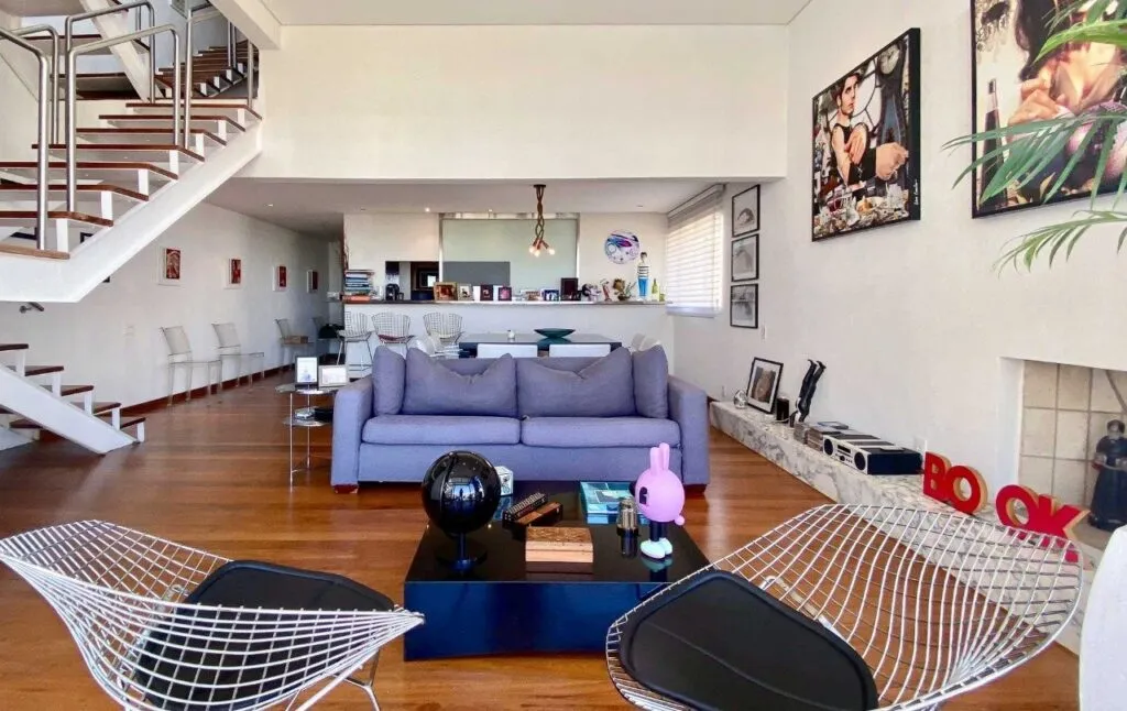 Cobertura triplex fantástica na Vila Madalena, com pé direito duplo e vista mágica da cidade. – 20085