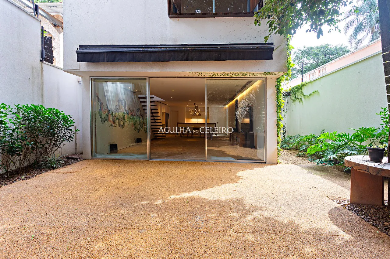 Casa encantadora pertinho do Iguatemi e Clube Pinheiros à venda no Jardim Paulistano. – 9533