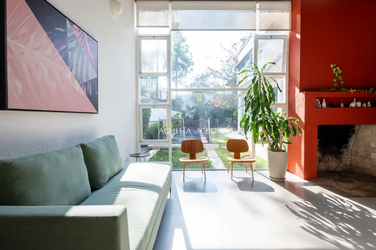 Uma casa ao serviço da Arquitetura, na localização de sonho de Alto de Pinheiros – CA0582