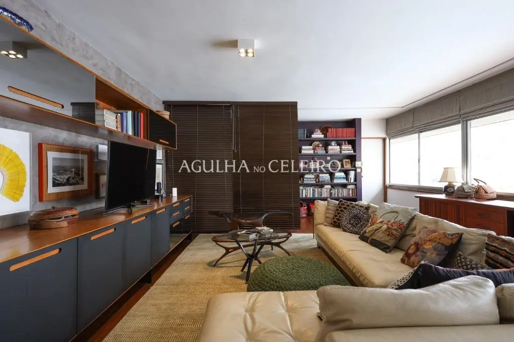 Cobertura única no Itaim Bibi para venda. – CO0704