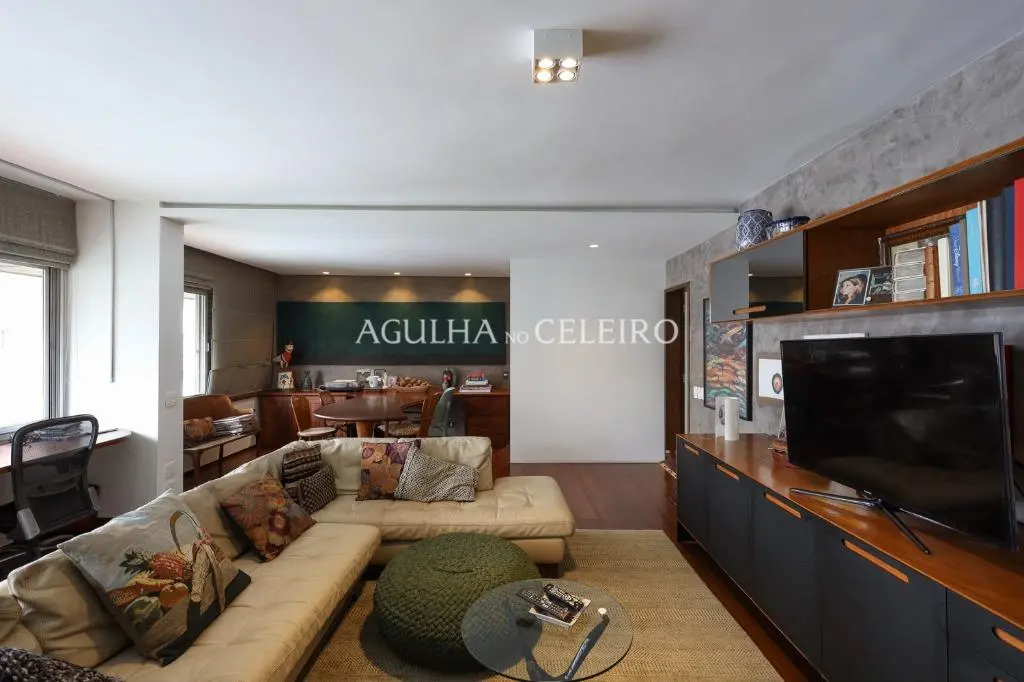 Cobertura única no Itaim Bibi para venda. – CO0704