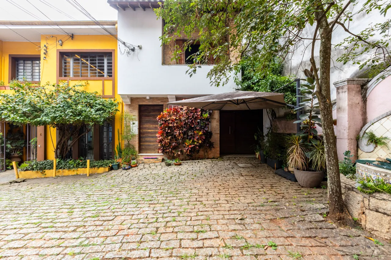 Casa de Vila charmosa à venda no Jardim Paulista. – VL0081