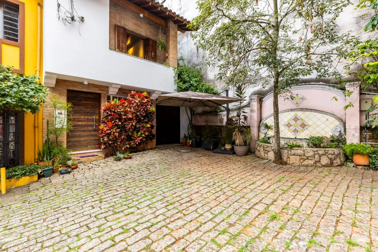 Casa de Vila charmosa à venda no Jardim Paulista. – VL0081