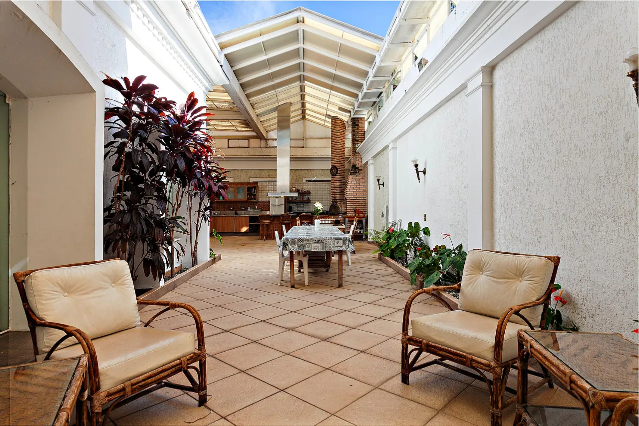 casa-terrea-ampla-com-estilo-classico-18685-1