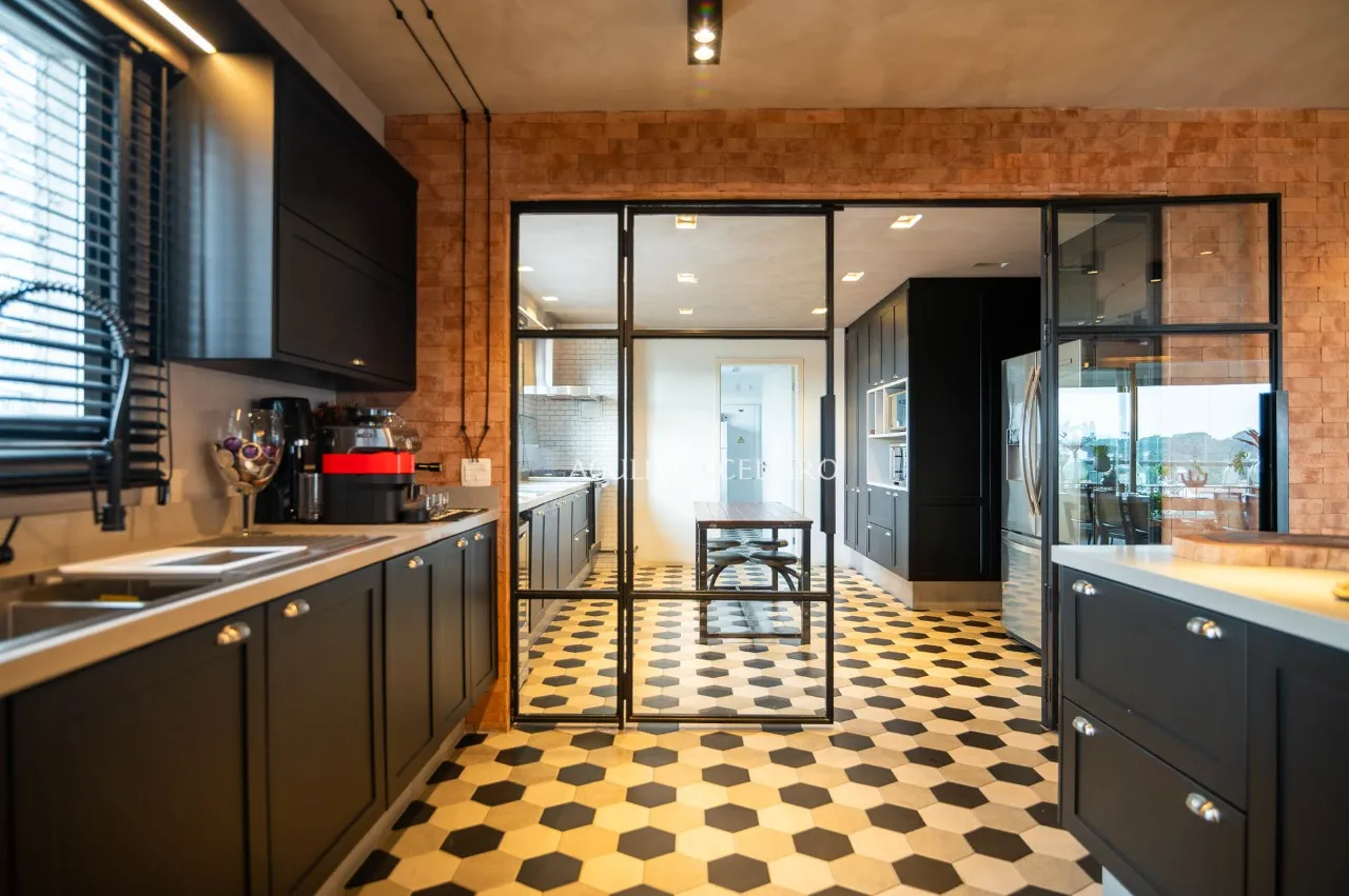 Apartamento maravilhoso com a maior varanda do bairro à venda no Campo Belo. – 18899