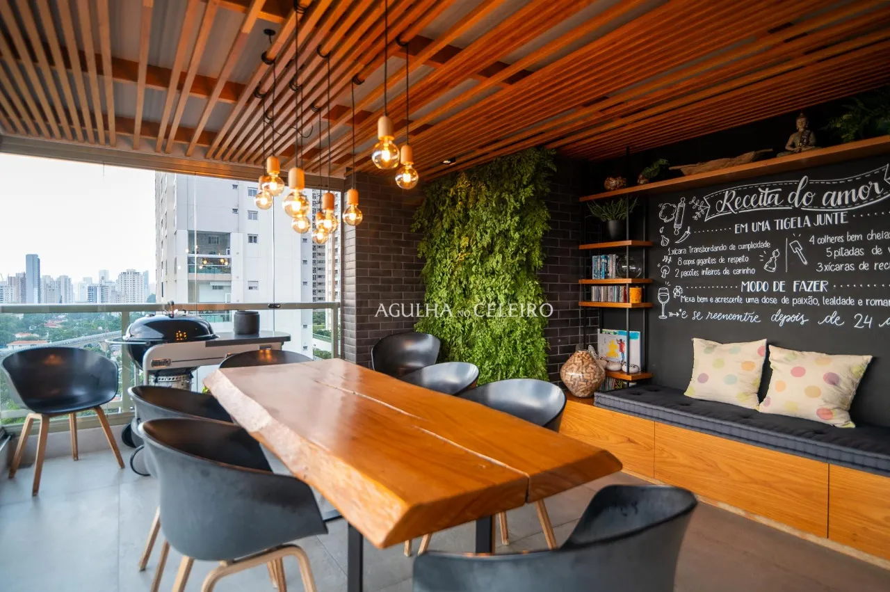 Apartamento maravilhoso com a maior varanda do bairro à venda no Campo Belo. – 18899