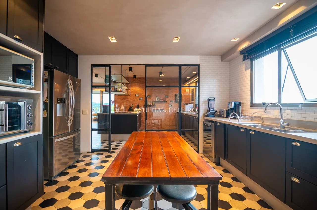 Apartamento maravilhoso com a maior varanda do bairro à venda no Campo Belo. – 18899