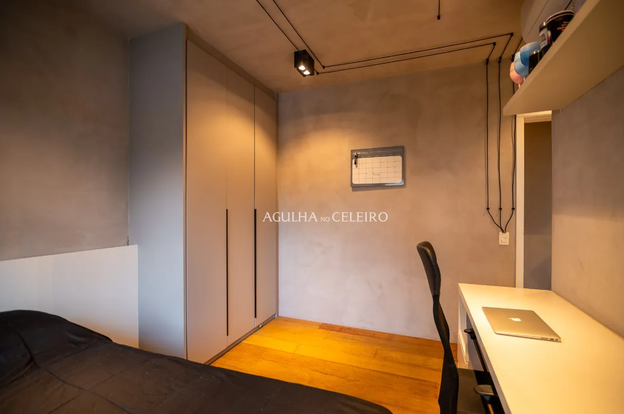 Apartamento maravilhoso com a maior varanda do bairro à venda no Campo Belo. – 18899