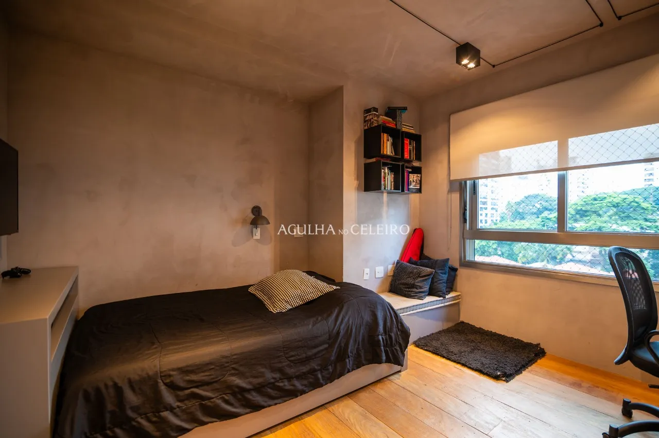 Apartamento maravilhoso com a maior varanda do bairro à venda no Campo Belo. – 18899