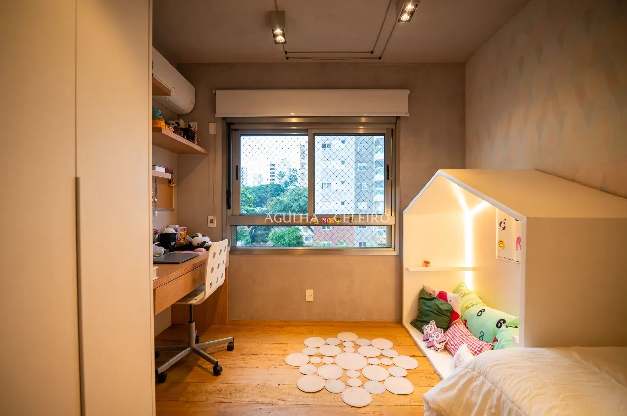 Apartamento maravilhoso com a maior varanda do bairro à venda no Campo Belo. – 18899