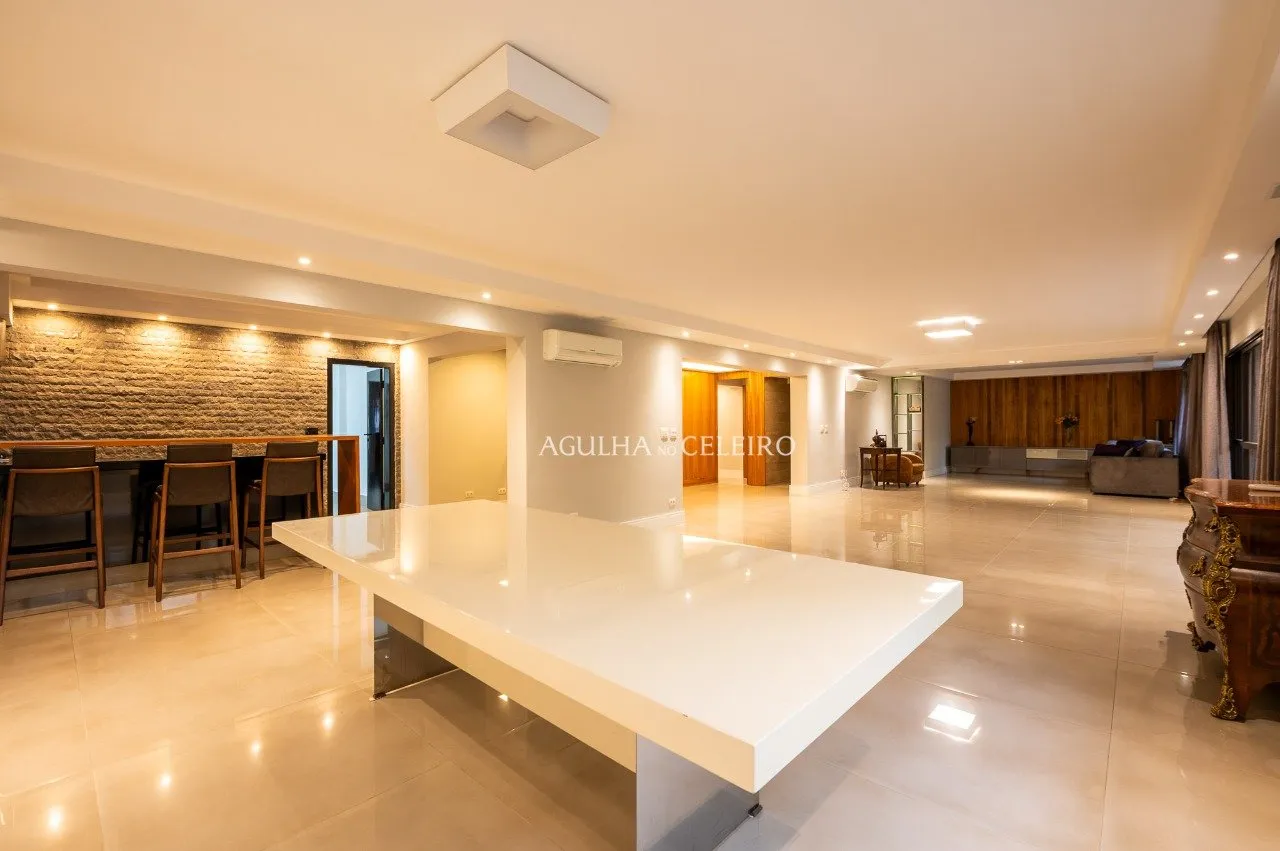 Prédio com lazer de clube a poucos passos dos melhores clubes da cidade. – 19035