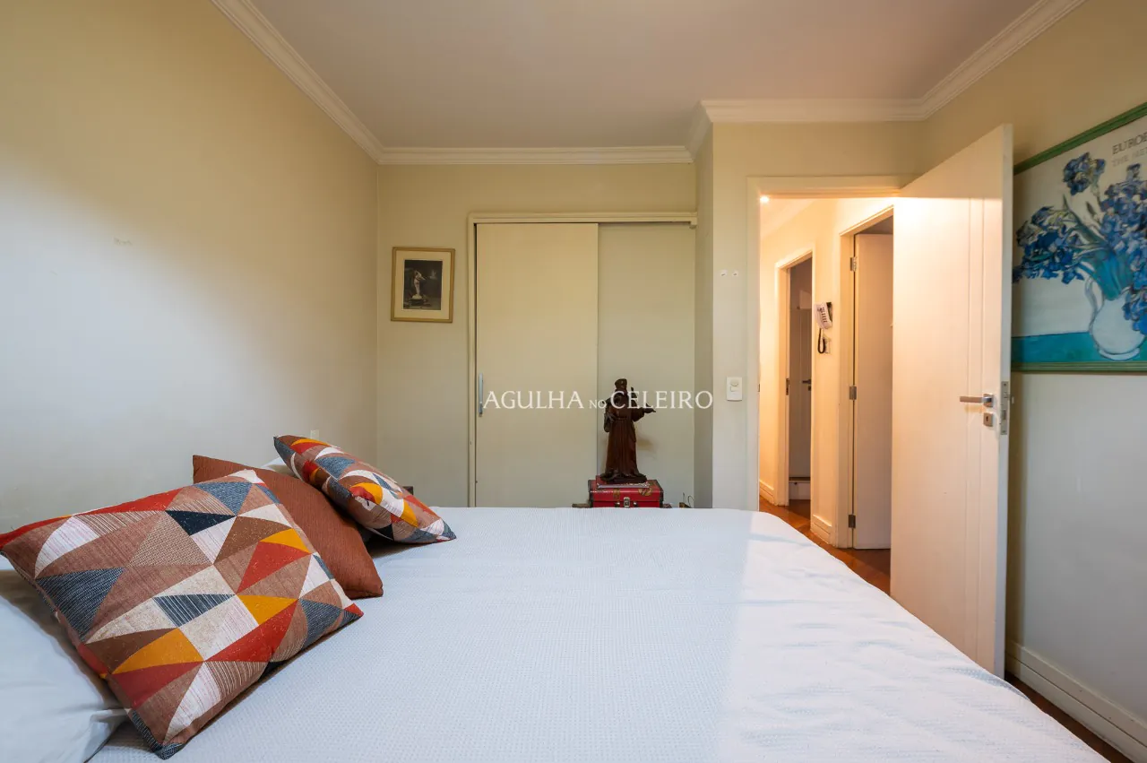 Apartamento reformado à venda em Moema – 19170