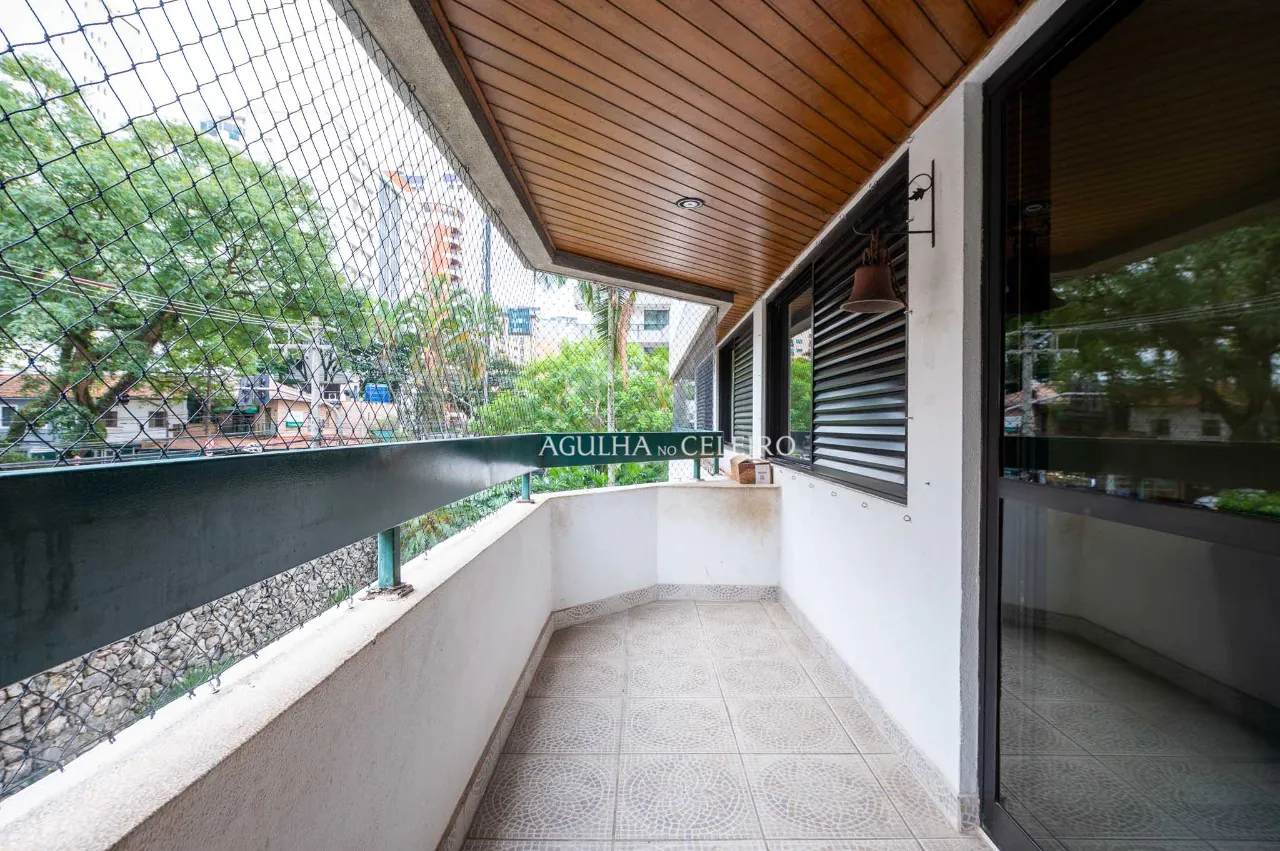 Apartamento reformado à venda em Moema – 19170