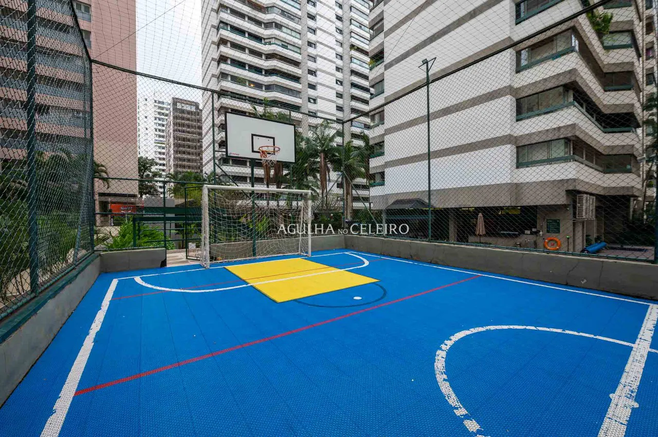 Apartamento reformado à venda em Moema – 19170