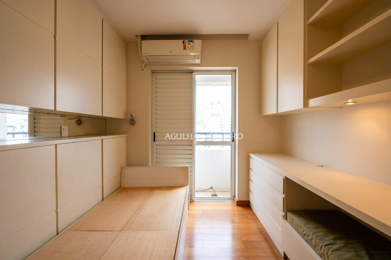 Apartamento espaçoso e com muita luz natural à venda no Paraíso – 19427