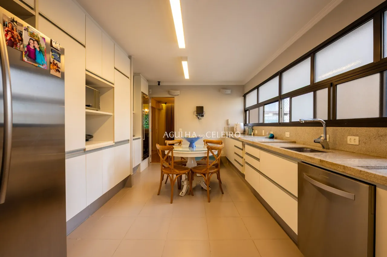 Apartamento maravilhoso em rua tranquila e arborizada no Itaim Bibi. – 19497