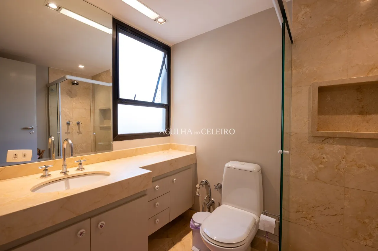 Apartamento maravilhoso em rua tranquila e arborizada no Itaim Bibi. – 19497