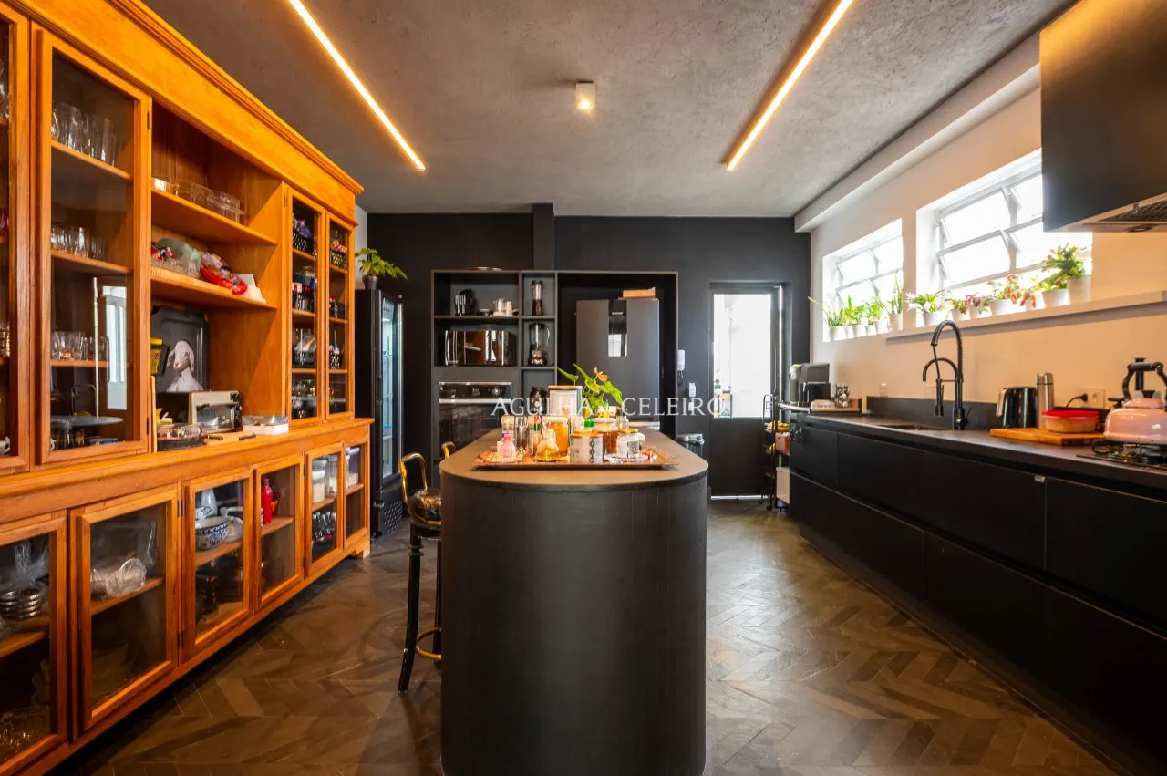 Apartamneto com reforma impecável na parte plana do Jardim América – 19590