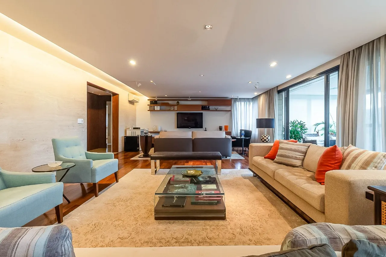 Apartamento com excelentes acabamentos e varanda com uma vista maravilhosa, no Alto de Pinheiros. – 19751