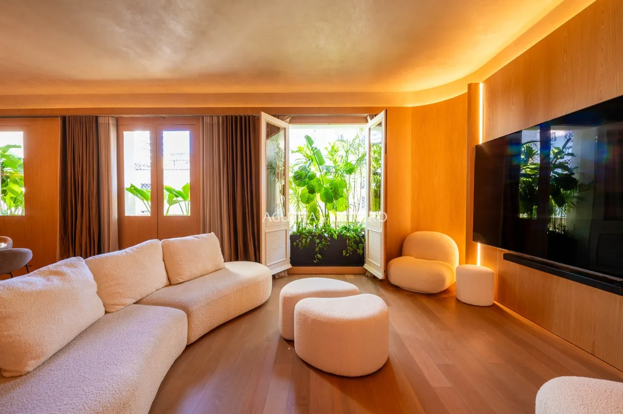 Apartamento com reforma sofisticada em prédio cobiçado no Jardim América – 19829