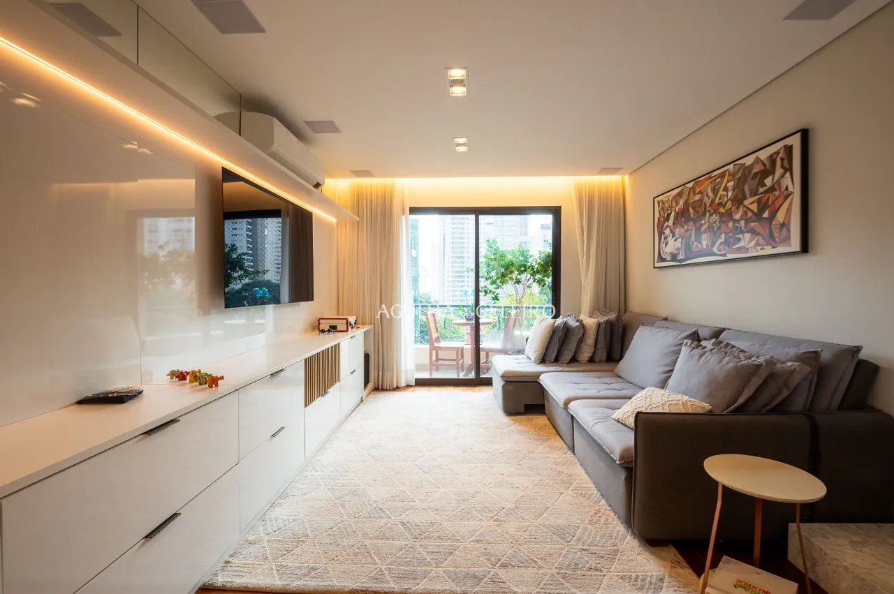 Apartamento reformado à venda em Moema Pássaros. – 19843