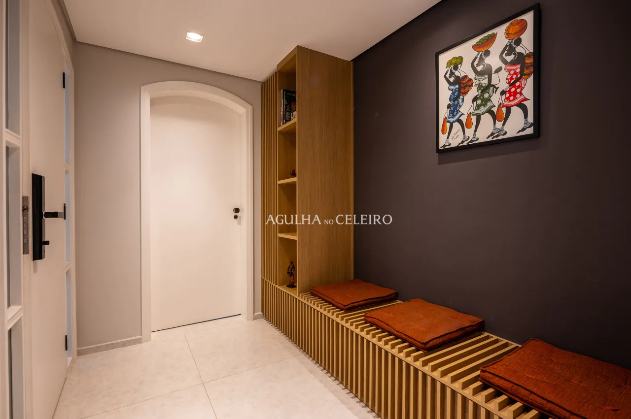 Apartamento reformado à venda em Moema Pássaros. – 19843