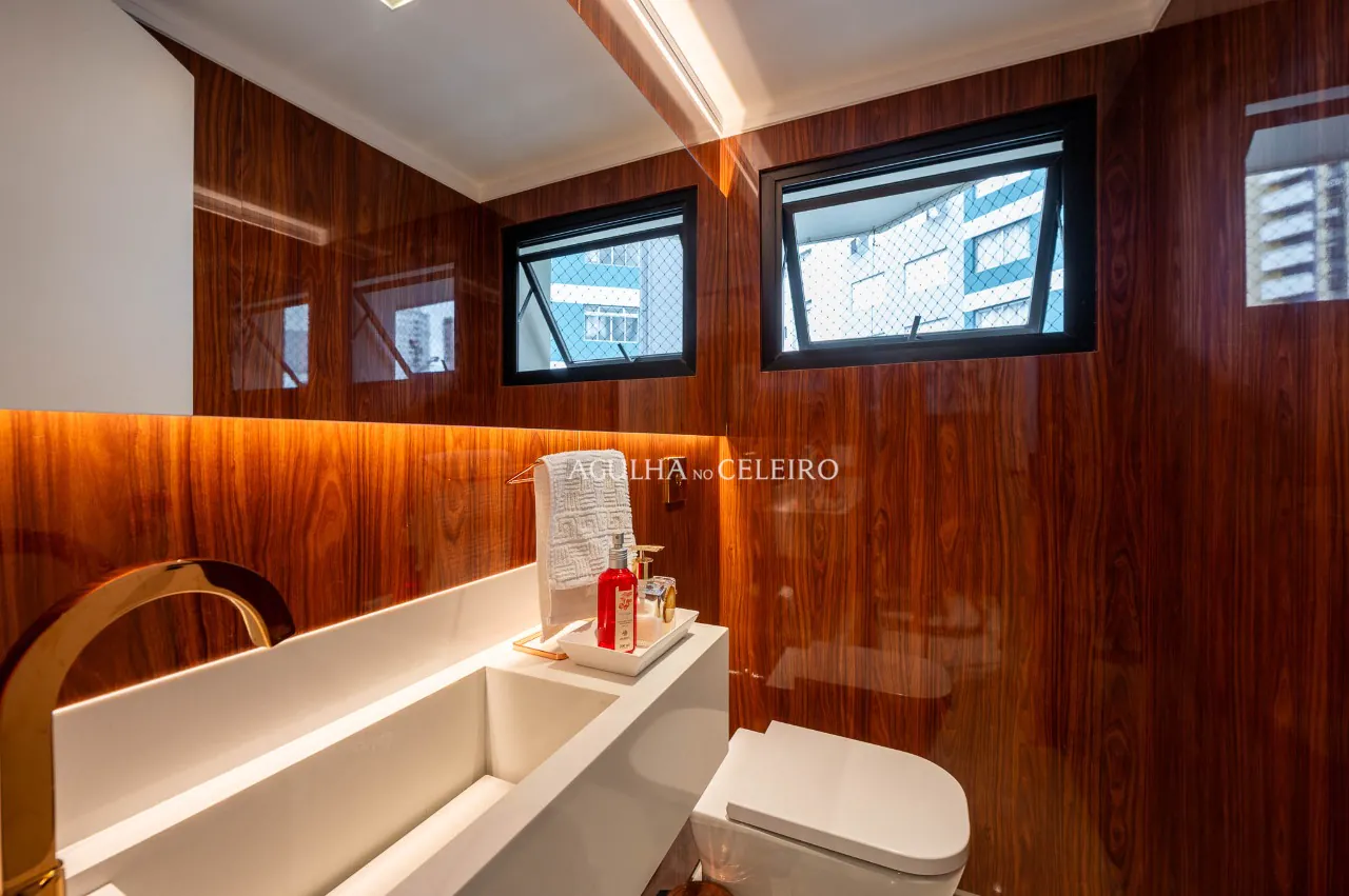 Apartamento reformado à venda em Moema Pássaros. – 19843