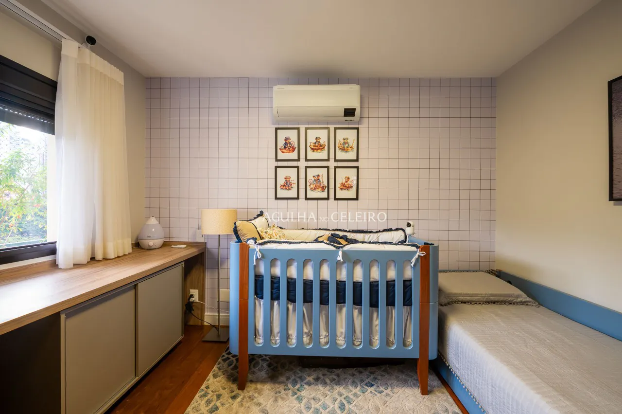 Apartamento reformado à venda em Moema Pássaros. – 19843