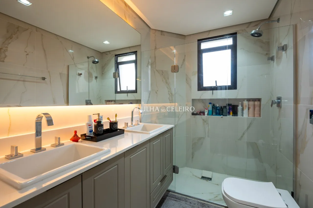 Apartamento reformado à venda em Moema Pássaros. – 19843