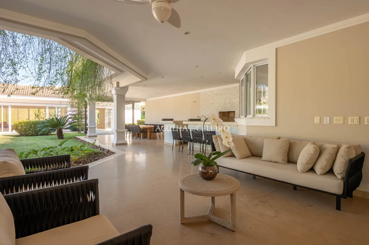 Residência estilo colonial na Terras de São José II – 19845