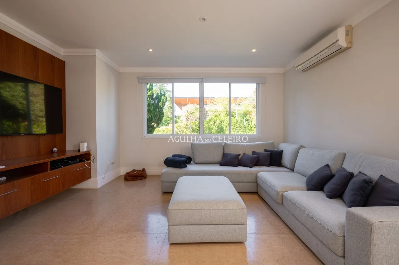 Residência estilo colonial na Terras de São José II – 19845