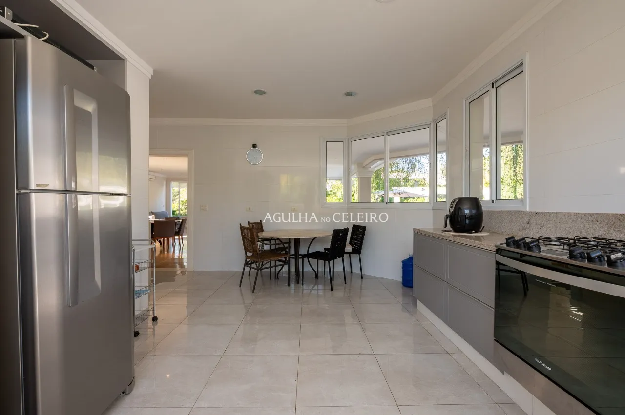 Residência estilo colonial na Terras de São José II – 19845