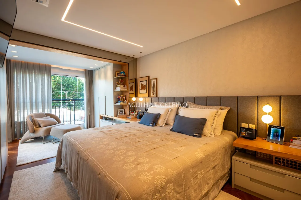 Apartamento com reformado impecável à venda em Moema. – 19858