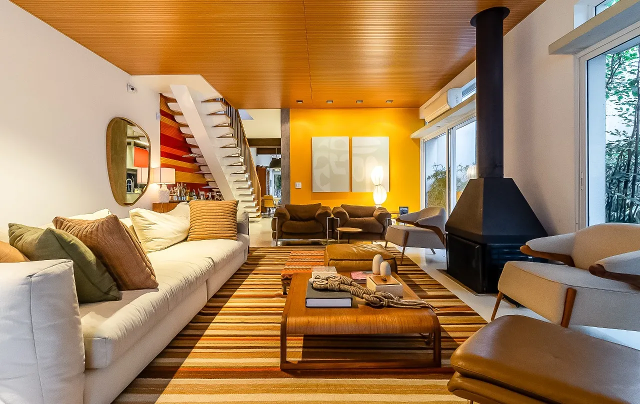 Casa moderna e descolada, com planta espaçosa e ótima área externa, na Vila Nova Conceição. – 19902