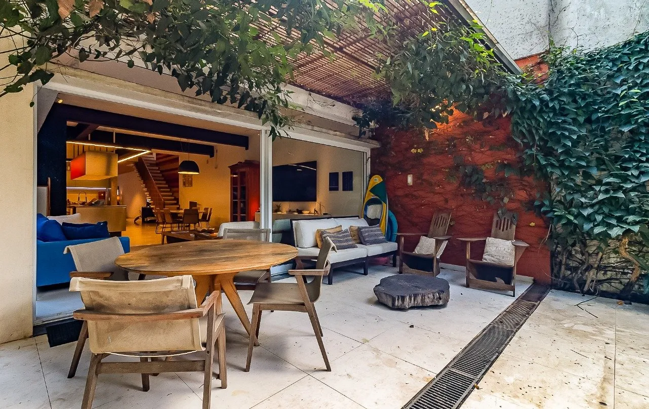 Casa moderna e descolada, com planta espaçosa e ótima área externa, na Vila Nova Conceição. – 19902